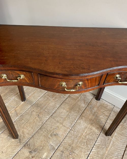 MAHOGANY SERPENTINE SIDE TABLE - ADDITIONAL PHOTO 5