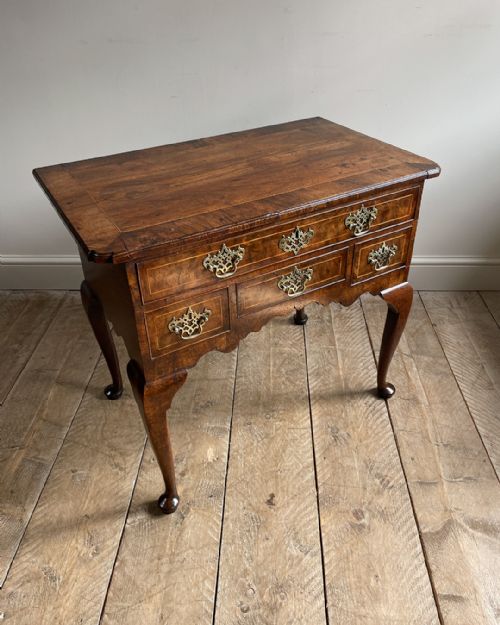 EARLY GEORGIAN WALNUT LOWBOY - ADDITIONAL PHOTO 1