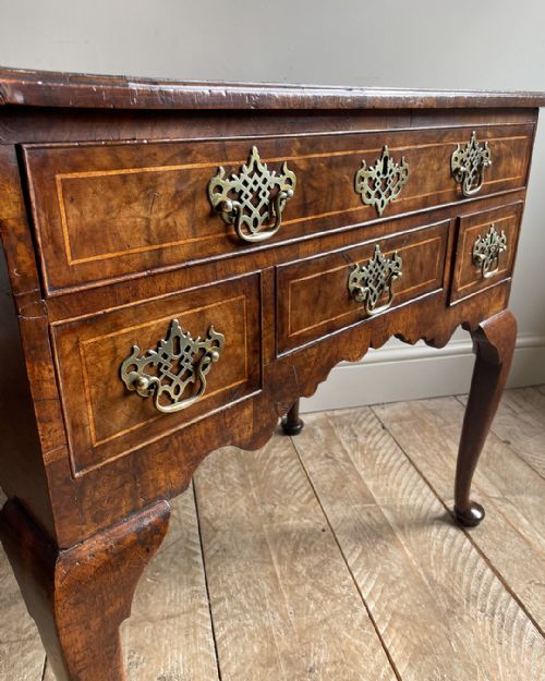 EARLY GEORGIAN WALNUT LOWBOY - ADDITIONAL PHOTO 2