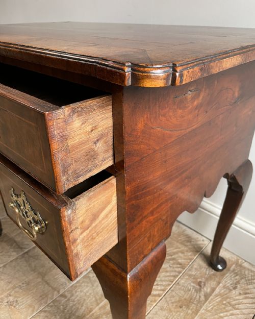EARLY GEORGIAN WALNUT LOWBOY - ADDITIONAL PHOTO 5