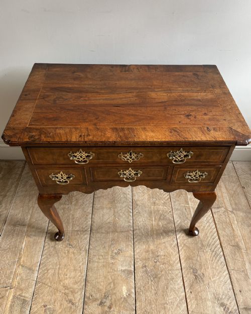 EARLY GEORGIAN WALNUT LOWBOY - ADDITIONAL PHOTO 6