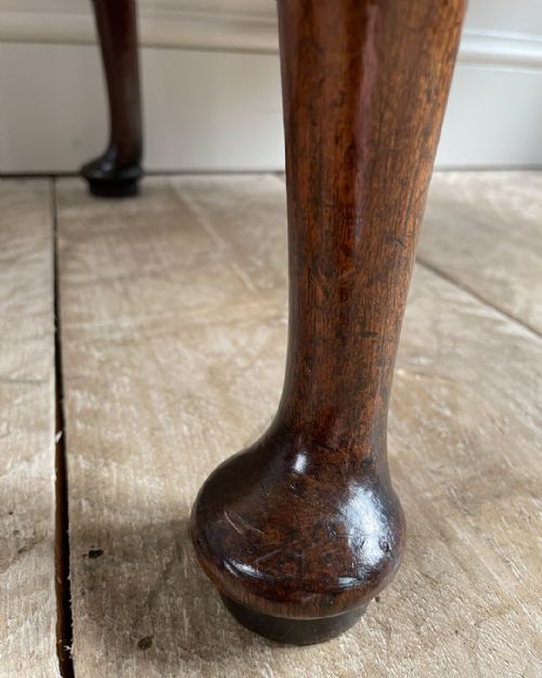 EARLY GEORGIAN WALNUT LOWBOY - ADDITIONAL PHOTO 9