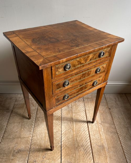 CHARMING SMALL ITALIAN WALNUT WORK TABLE - ADDITIONAL PHOTO 1