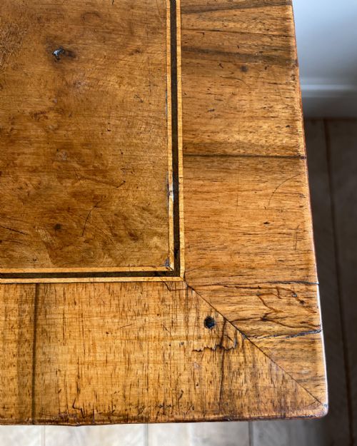 CHARMING SMALL ITALIAN WALNUT WORK TABLE - ADDITIONAL PHOTO 8
