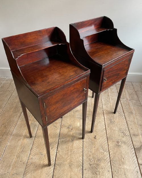 PAIR OF ELEGANT GEORGIAN MAHOGANY POT CUPBOARDS - ADDITIONAL PHOTO 1