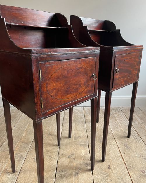 PAIR OF ELEGANT GEORGIAN MAHOGANY POT CUPBOARDS - ADDITIONAL PHOTO 2