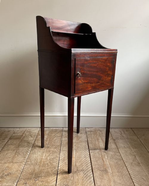 PAIR OF ELEGANT GEORGIAN MAHOGANY POT CUPBOARDS - ADDITIONAL PHOTO 9