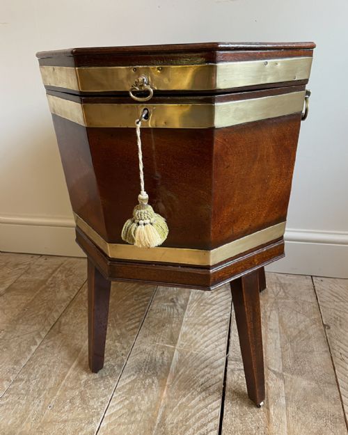 GEORGIAN MAHOGANY OCTAGONAL WINE COOLER - ADDITIONAL PHOTO 4