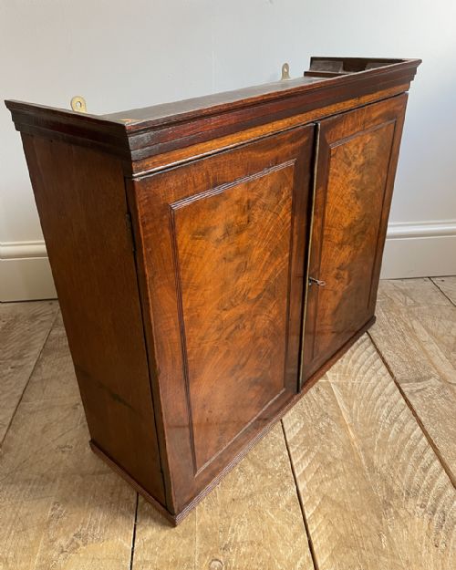 DELIGHTFUL SMALL MAHOGANY WALL HANGING CUPBOARD - ADDITIONAL PHOTO 2