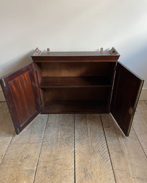 DELIGHTFUL SMALL MAHOGANY WALL HANGING CUPBOARD - ADDITIONAL PHOTO 5