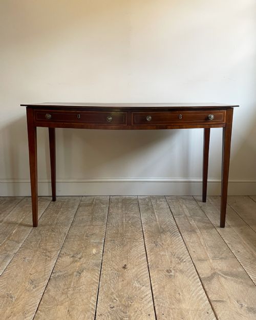 ELEGANT MAHOGANY BOWFRONT SIDE TABLE - ADDITIONAL PHOTO 3