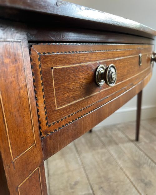ELEGANT MAHOGANY BOWFRONT SIDE TABLE - ADDITIONAL PHOTO 6