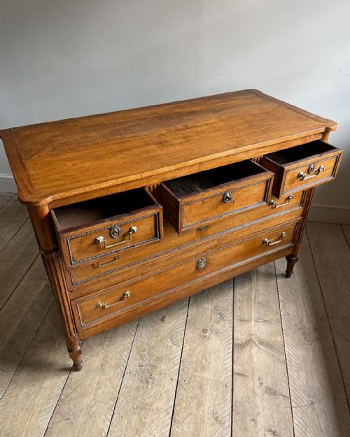 18TH CENTURY FRENCH PROVINCIAL CHERRYWOOD COMMODE - ADDITIONAL PHOTO 2