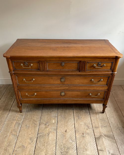 18TH CENTURY FRENCH PROVINCIAL CHERRYWOOD COMMODE - ADDITIONAL PHOTO 4