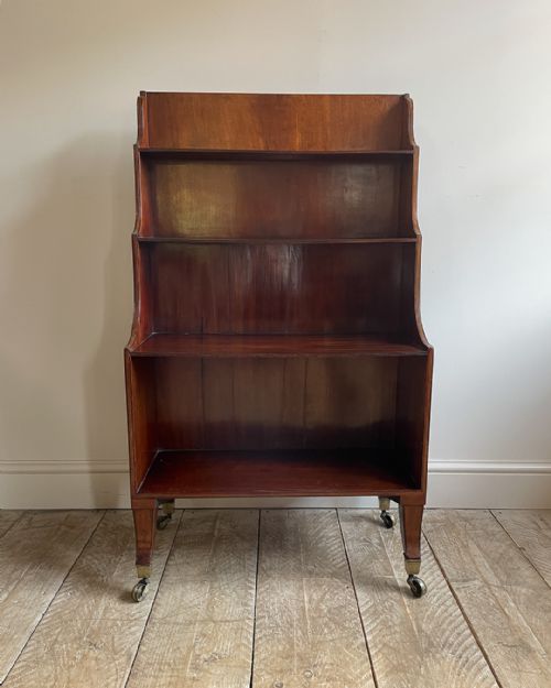 FINE QUALITY REGENCY MAHOGANY WATERFALL BOOKCASE - ADDITIONAL PHOTO 1