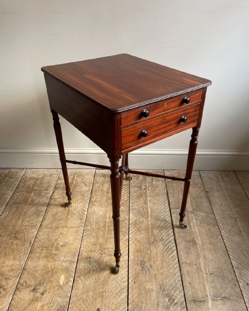 ELEGANT REGENCY MAHOGANY WORK TABLE - ADDITIONAL PHOTO 1