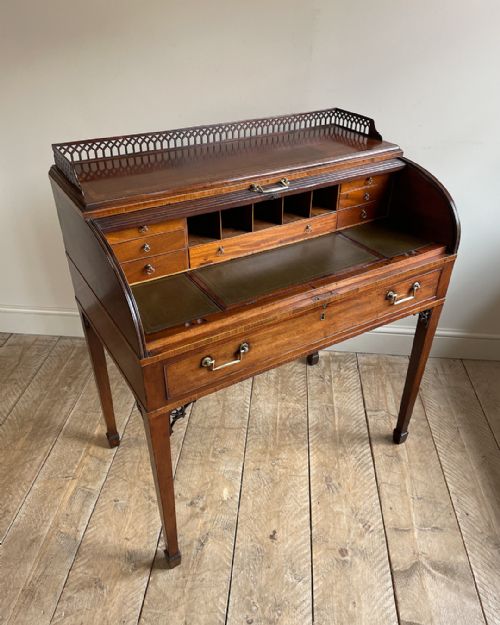 FINE QUALITY GEORGIAN MAHOGANY ROLL TOP DESK - ADDITIONAL PHOTO 2