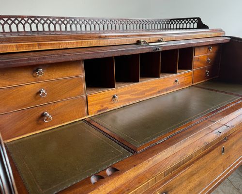 FINE QUALITY GEORGIAN MAHOGANY ROLL TOP DESK - ADDITIONAL PHOTO 6
