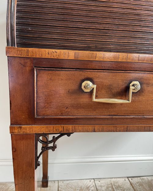 FINE QUALITY GEORGIAN MAHOGANY ROLL TOP DESK - ADDITIONAL PHOTO 8