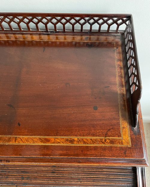FINE QUALITY GEORGIAN MAHOGANY ROLL TOP DESK - ADDITIONAL PHOTO 9