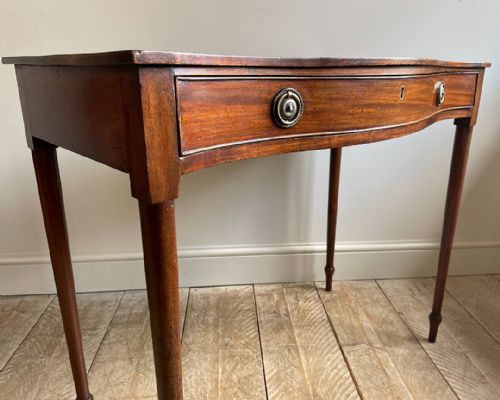 ELEGANT GEORGE III SERPENTINE MAHOGANY SIDE TABLE - ADDITIONAL PHOTO 6