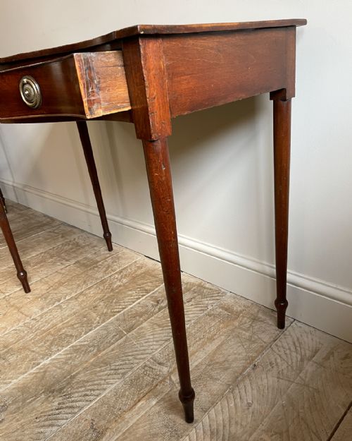 ELEGANT GEORGE III SERPENTINE MAHOGANY SIDE TABLE - ADDITIONAL PHOTO 7