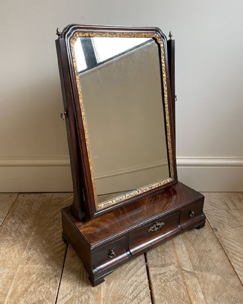 EARLY GEORGIAN MAHOGANY TOILET MIRROR - ADDITIONAL PHOTO 1