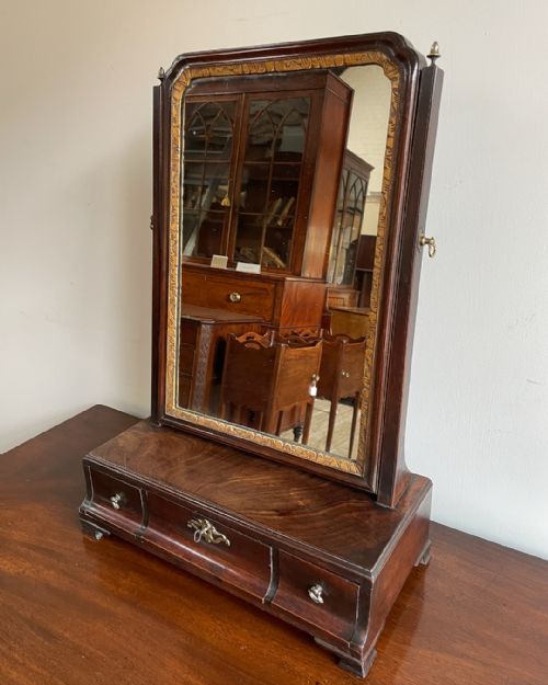 EARLY GEORGIAN MAHOGANY TOILET MIRROR - ADDITIONAL PHOTO 2