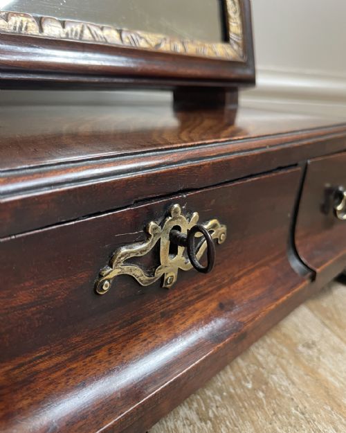 EARLY GEORGIAN MAHOGANY TOILET MIRROR - ADDITIONAL PHOTO 7