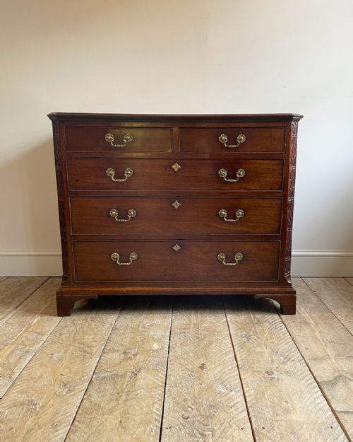 FINE QUALITY GEORGIAN MAHOGANY CHEST OF DRAWERS - ADDITIONAL PHOTO 2
