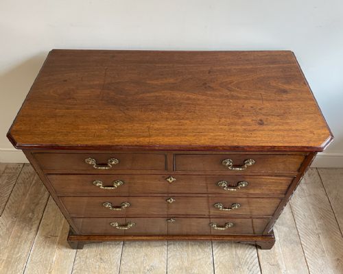 FINE QUALITY GEORGIAN MAHOGANY CHEST OF DRAWERS - ADDITIONAL PHOTO 4