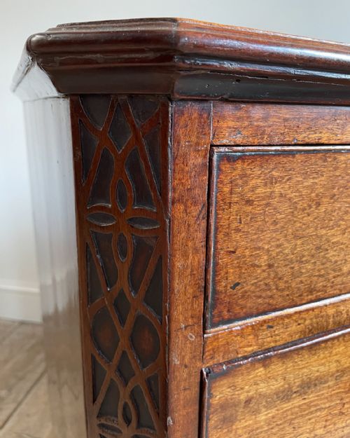 FINE QUALITY GEORGIAN MAHOGANY CHEST OF DRAWERS - ADDITIONAL PHOTO 5
