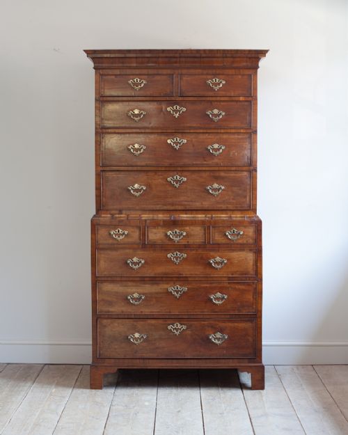 BEAUTIFUL SMALL WALNUT CHEST ON CHEST OF LOVELY GOLDEN COLOUR - ADDITIONAL PHOTO 1