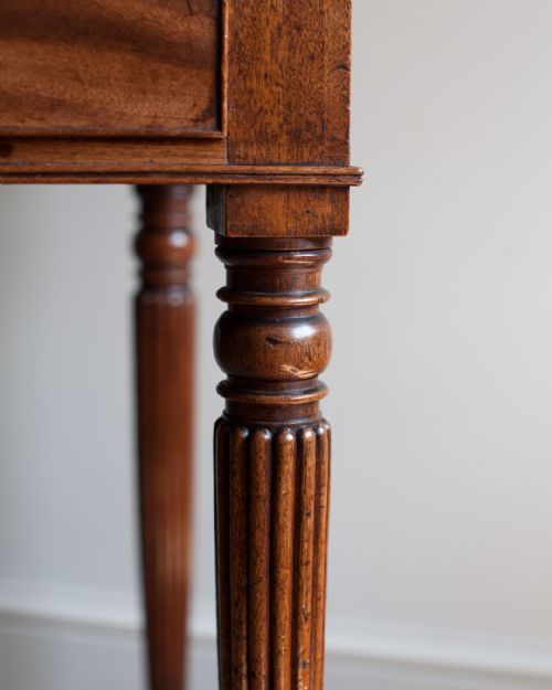 FINE QUALITY GEORGIAN SIDE TABLE IN THE MANNER OF GILLOWS - ADDITIONAL PHOTO 3