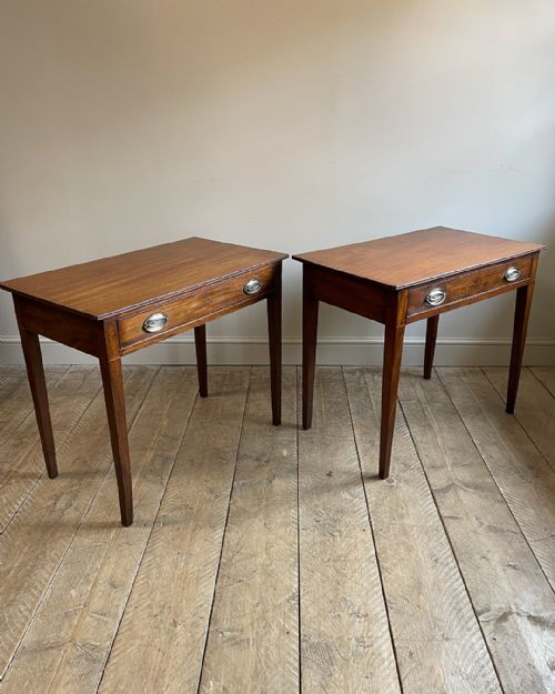 PAIR OF GEORGIAN SIDE TABLES IN GOLDEN MAHOGANY - ADDITIONAL PHOTO 1