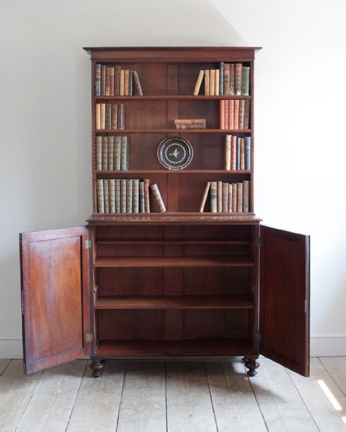 CHARMING MAHOGANY BOOKCASE CABINET - ADDITIONAL PHOTO 1