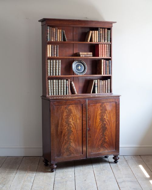 CHARMING MAHOGANY BOOKCASE CABINET - ADDITIONAL PHOTO 2