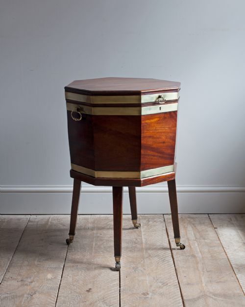 GEORGIAN OCTAGONAL WINE COOLER IN MAHOGANY