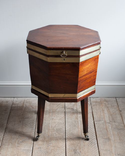 GEORGIAN OCTAGONAL WINE COOLER IN MAHOGANY - ADDITIONAL PHOTO 4