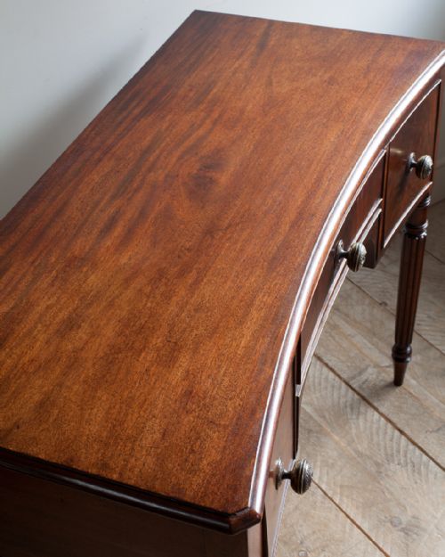 GEORGIAN MAHOGANY DRESSING TABLE - ADDITIONAL PHOTO 3