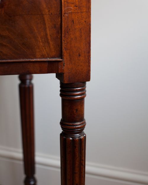GEORGIAN MAHOGANY DRESSING TABLE - ADDITIONAL PHOTO 4