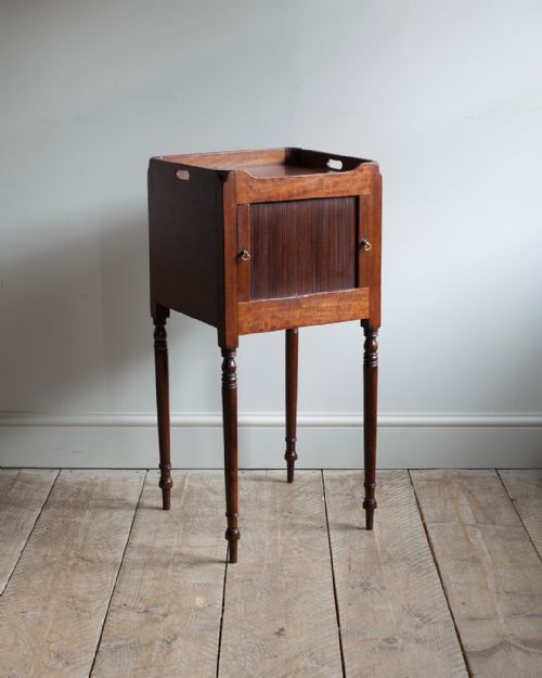 georgian mahogany pot cupboard - CATEGORY: ANTIQUE CUPBOARDS - DATED GEORGIAN