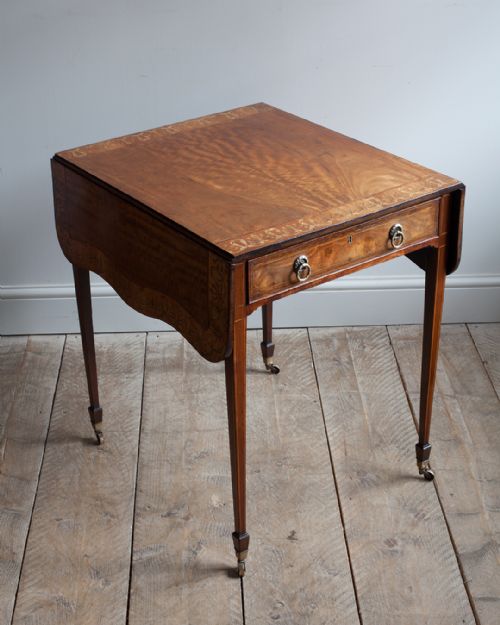 BEAUTIFUL SHERATON PERIOD MAHOGANY PEMBROKE TABLE - ADDITIONAL PHOTO 1