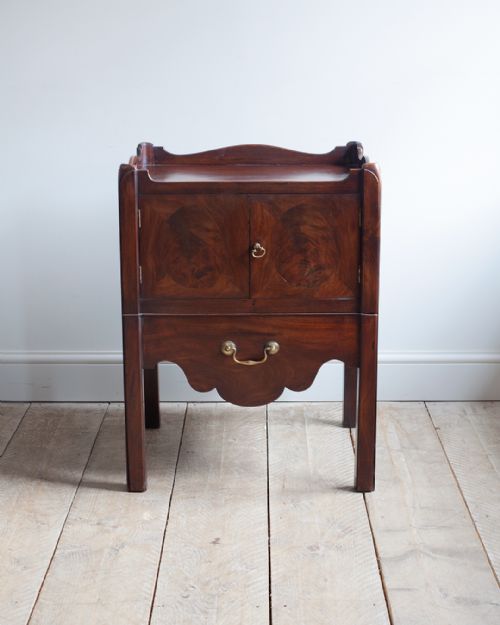 GEORGIAN MAHOGANY TRAYTOP COMMODE - ADDITIONAL PHOTO 1