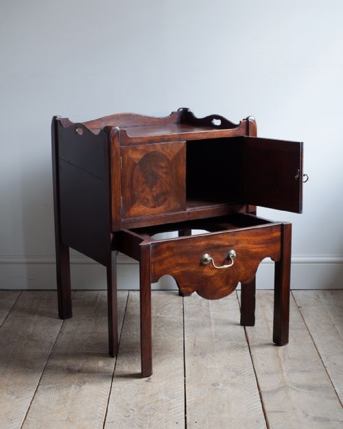 GEORGIAN MAHOGANY TRAYTOP COMMODE - ADDITIONAL PHOTO 3