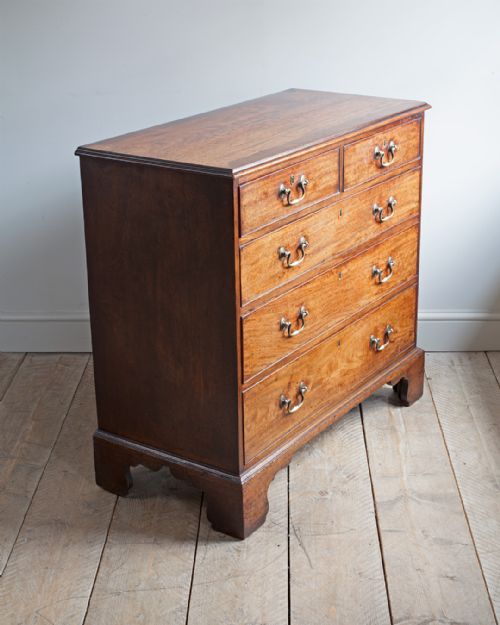GEORGE III MAHOGANY CHEST OF DRAWERS - ADDITIONAL PHOTO 3