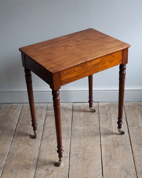 CHARMING WILLIAM IV MAHOGANY SIDE TABLE - ADDITIONAL PHOTO 2