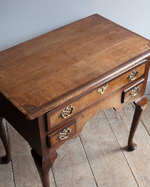 CHARMING GEORGIAN GOLDEN OAK LOWBOY - ADDITIONAL PHOTO 2