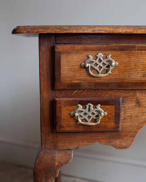 CHARMING GEORGIAN GOLDEN OAK LOWBOY - ADDITIONAL PHOTO 4