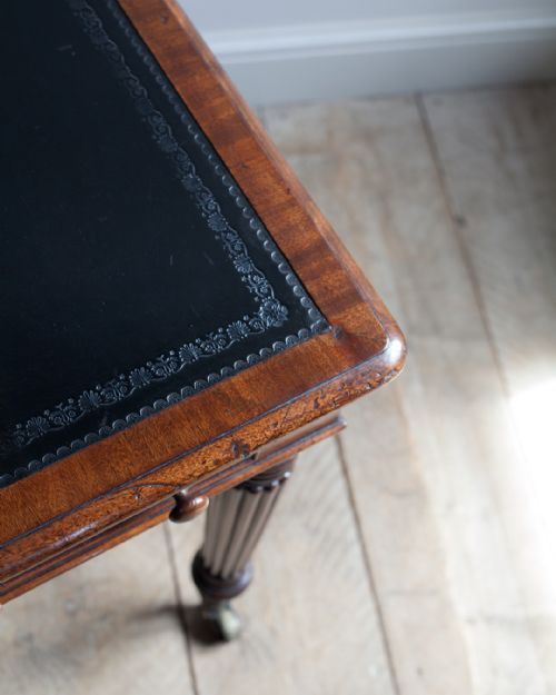 FINE QUALITY 19TH CENTURY MAHOGANY WRITING TABLE - ADDITIONAL PHOTO 5